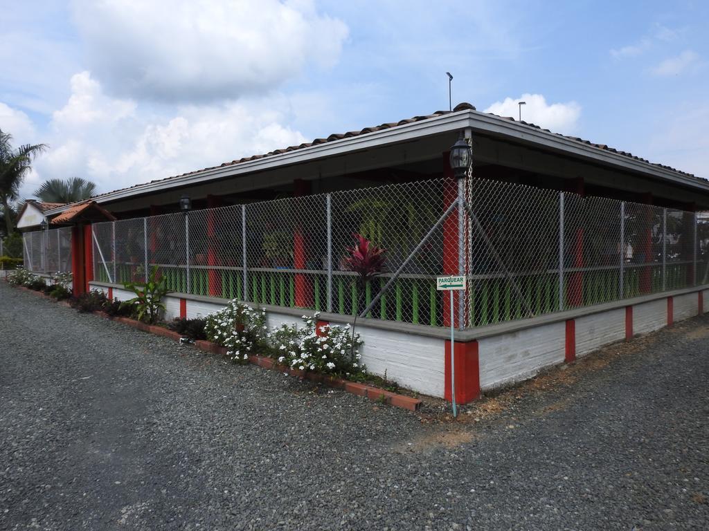 Hostal La Sultana Santa Rosa de Cabal Ngoại thất bức ảnh